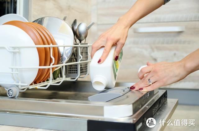 用手洗碗到底卫生还是用洗碗机更好？