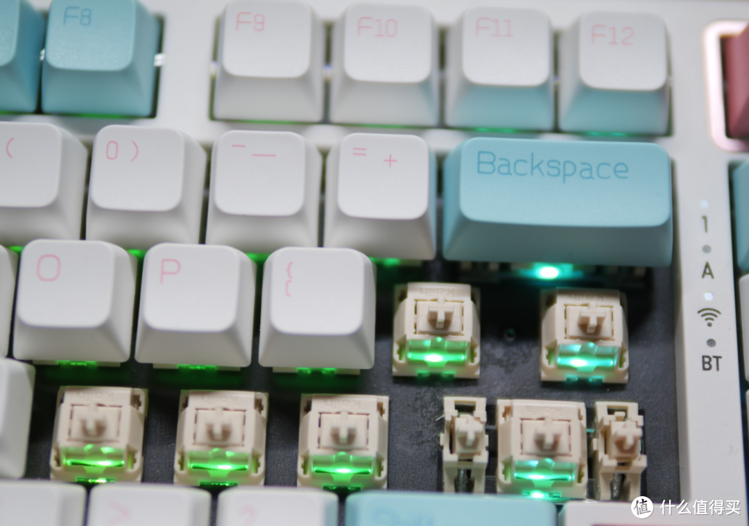 机械键盘的轴体名字一个比一个奇怪，为什么现在不用颜色区分轴体了呢？