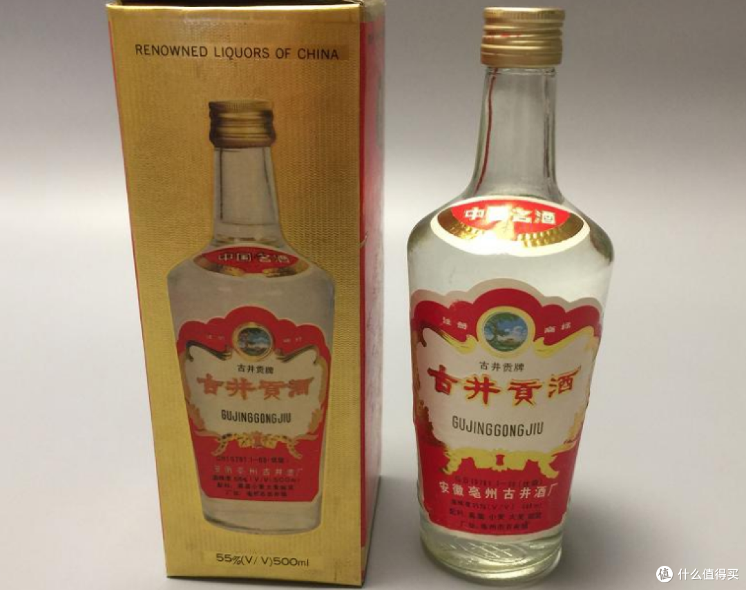 老白汾酒闻起来清香味突出,入口口感绵柔细腻,细细一品就能够感受到酒