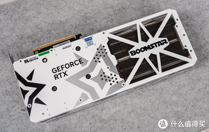 白色显卡典范的升级——GeForce RTX 4070 SUPER 星曜 OC 显卡开箱分享