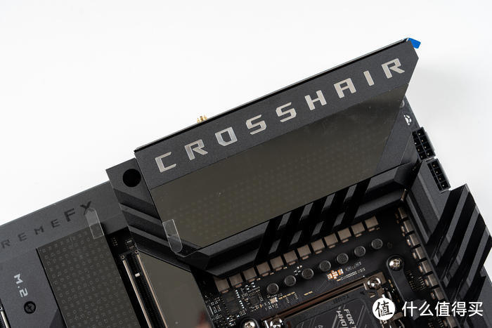 紫金绽放——ROG Crosshair X670E Extreme + 创世神GR701分体水冷装机展示