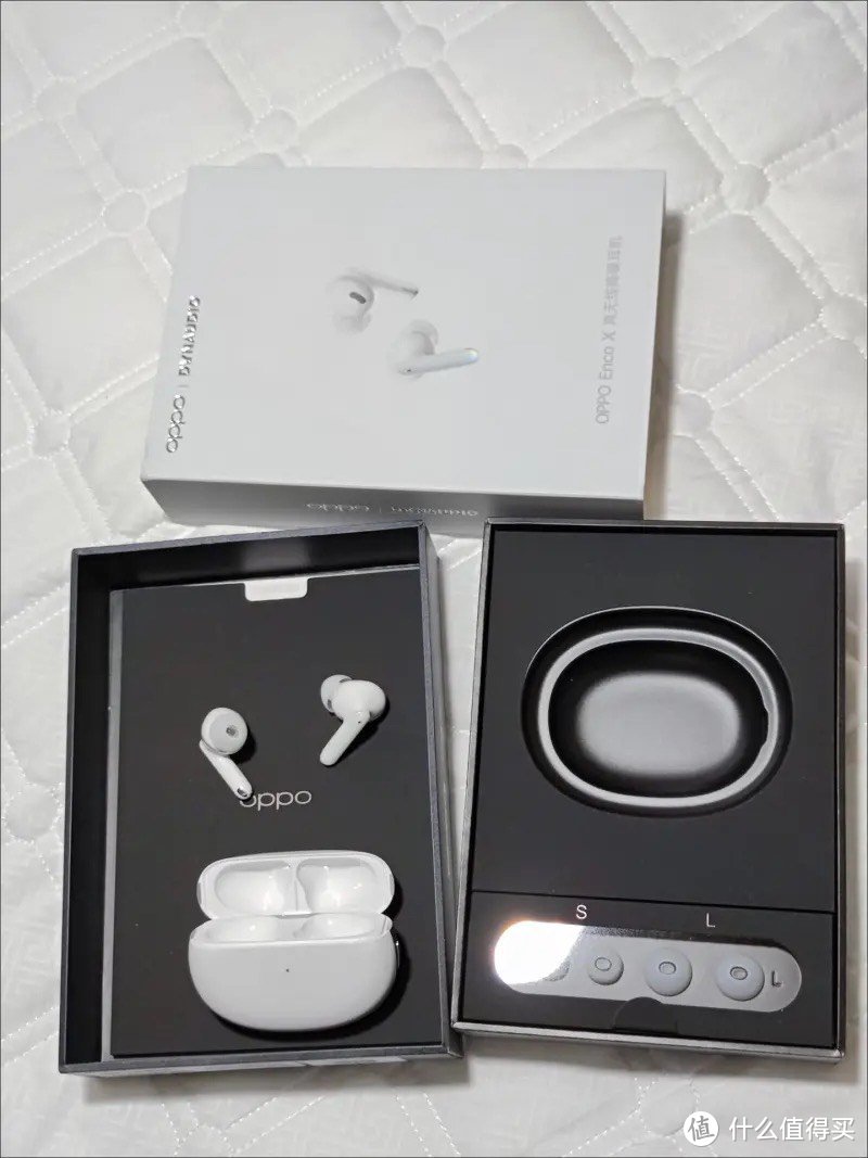 ￼￼OPPO Enco Free3 真无线主动降噪蓝牙耳机 入耳式音乐运动TWS耳机 通用苹果华为小米手机 青霜白￼￼