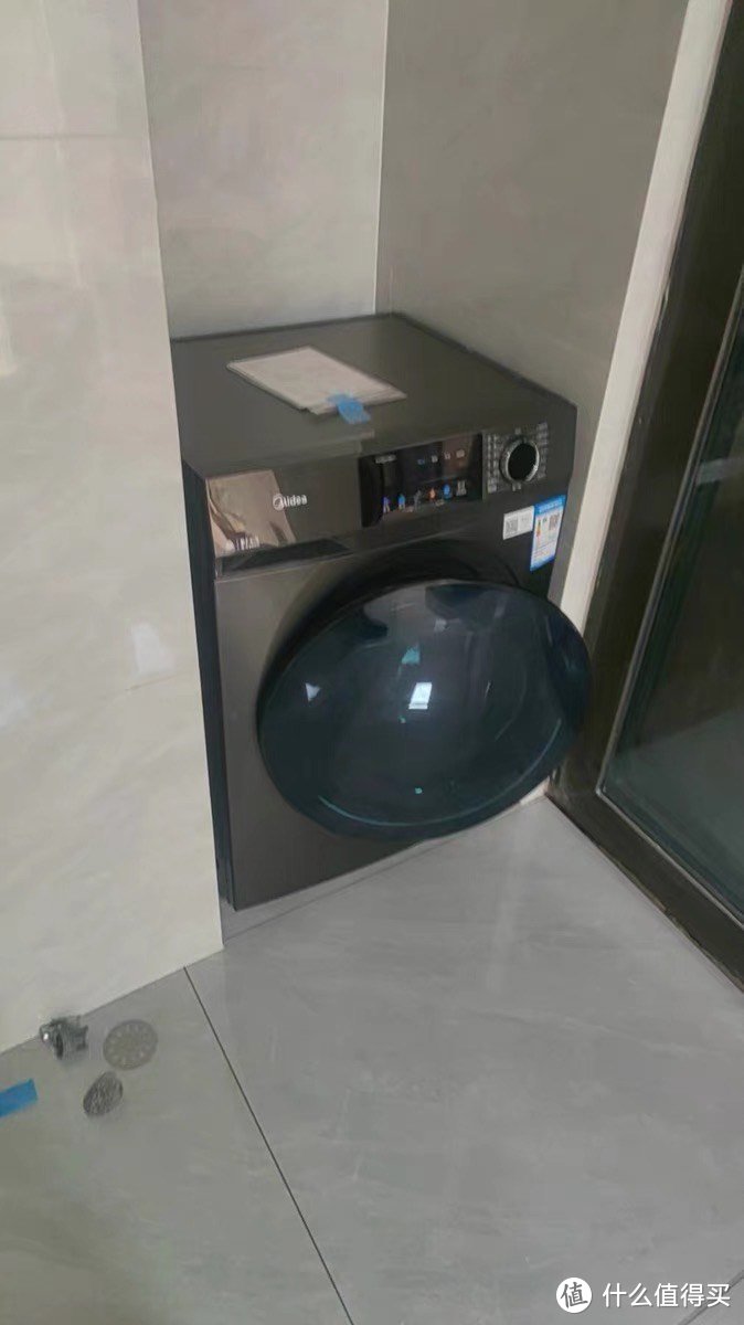 美的10kg公斤全自动滚筒洗衣机：让洗衣变得更加轻松