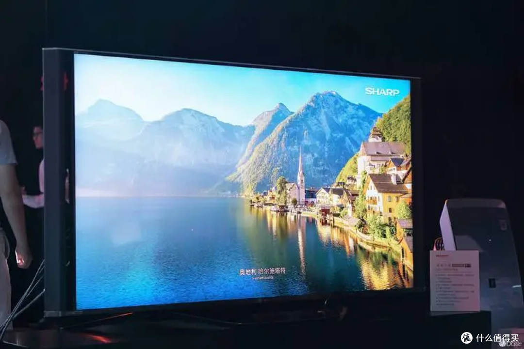awe博览会夏普120英寸8k电视