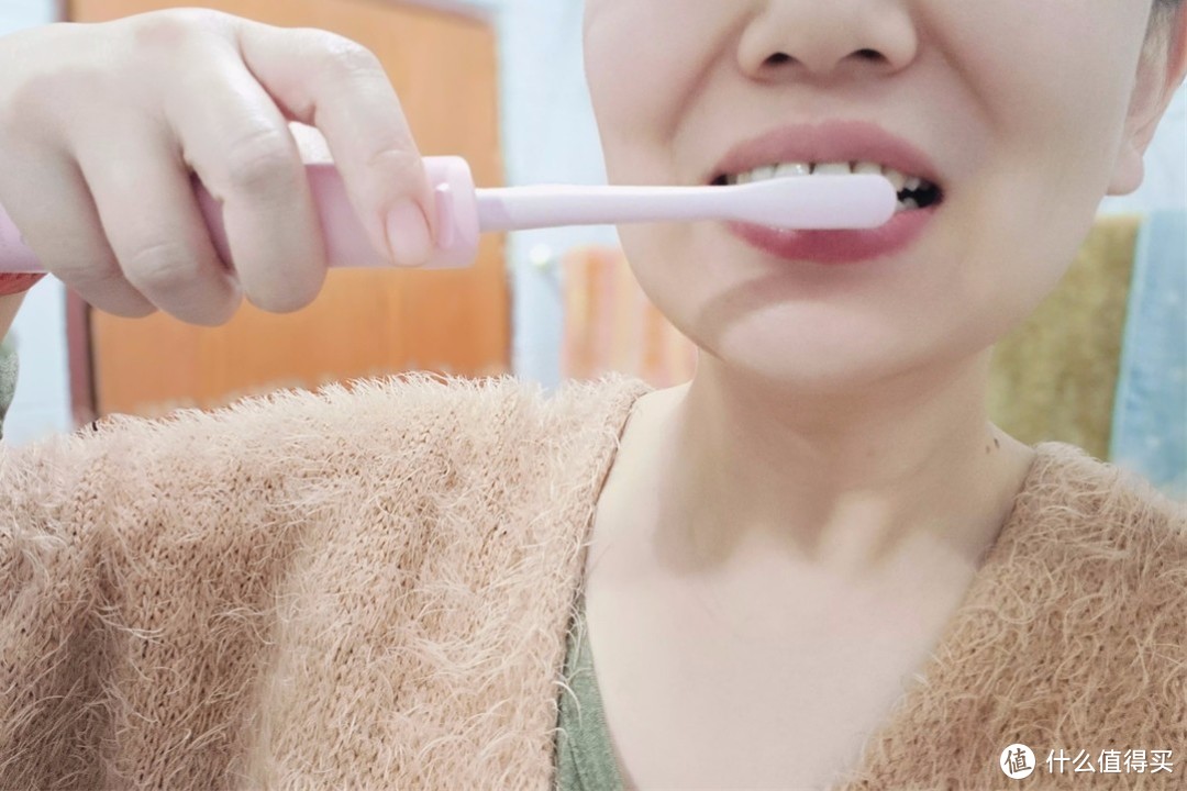 每天的清爽笑容，从CAREMOS舒摩斯电动牙刷开始！