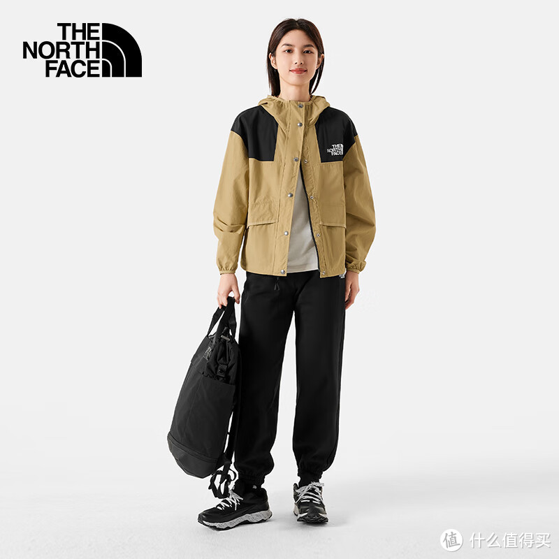 最近超爱的春季单品 —— The North Face的防风夹克。作为一个户外活动爱好者，对装备的要求可不低