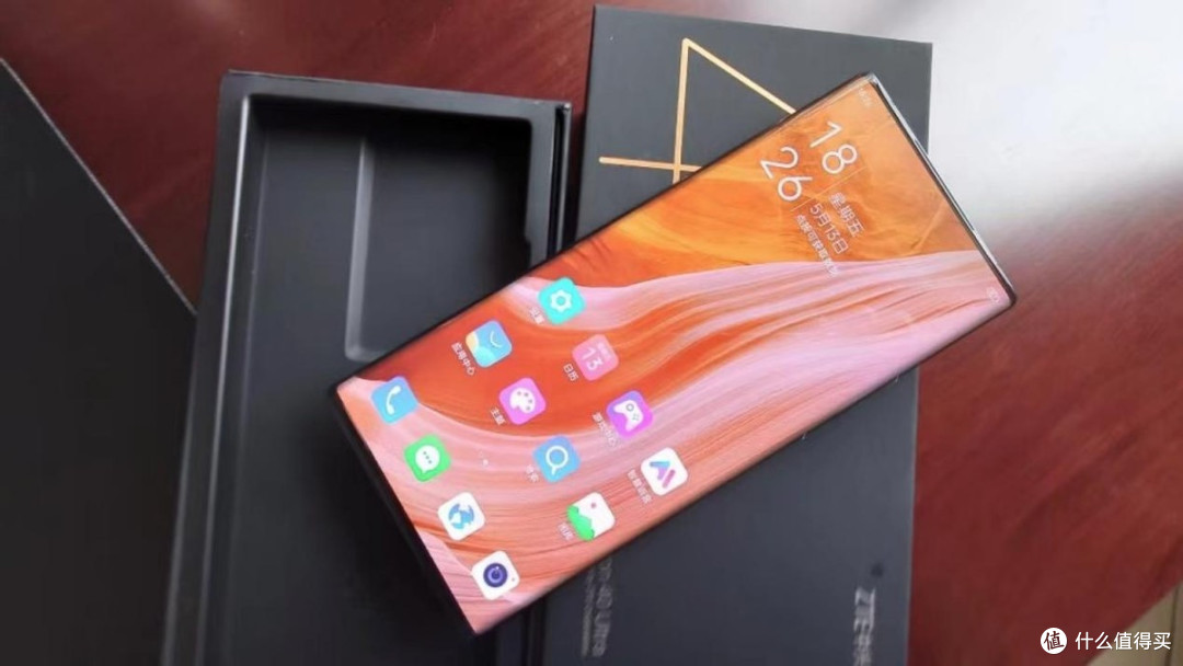 2000多元手机颜值巅峰屏下相机双索尼imx787从5298元跌至2699元