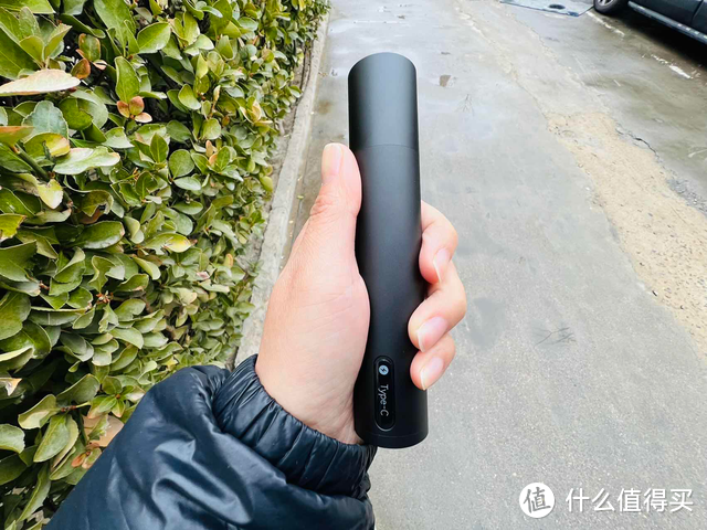 1000lm亮度、365m远射的极蜂强光变焦手电筒使用体验，来啦！