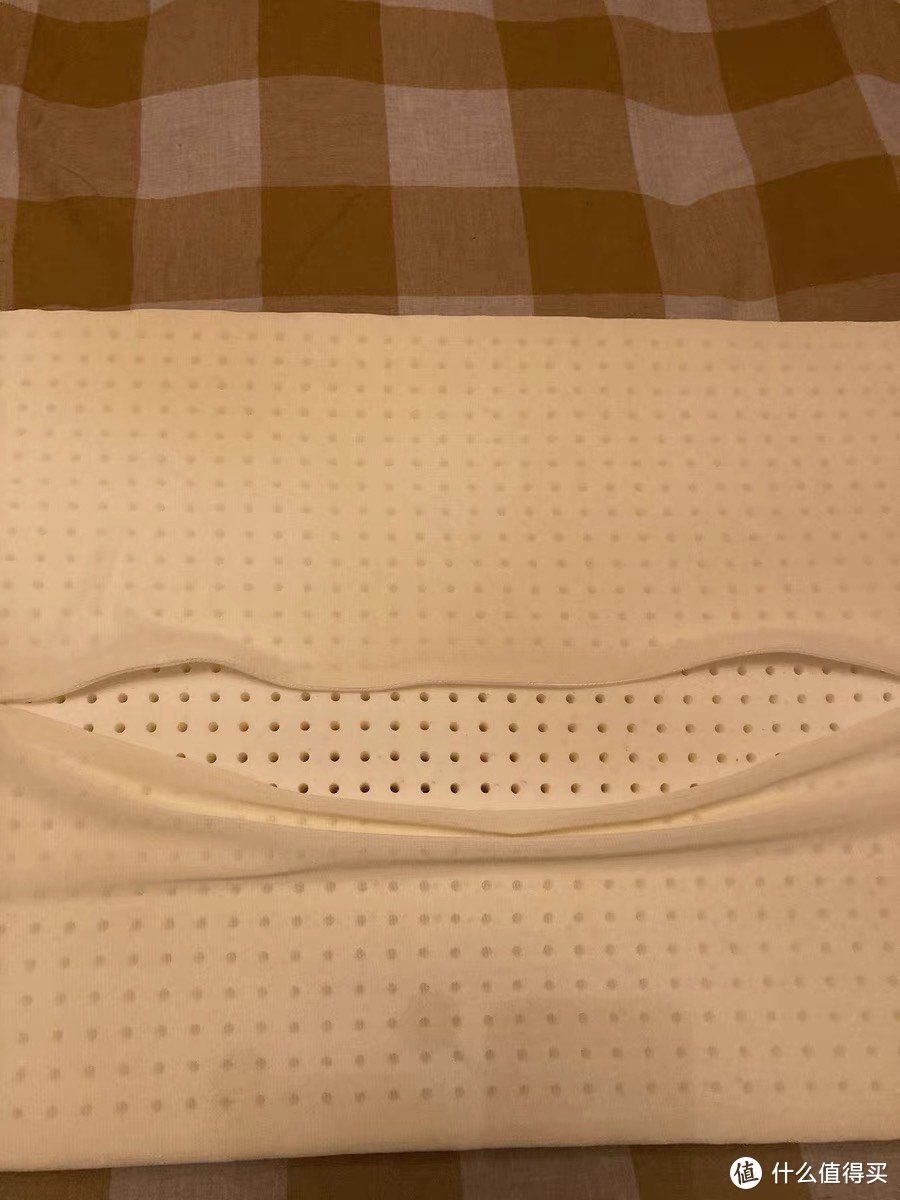 特拉雷工艺乳胶枕——守护你的“黄金睡眠”