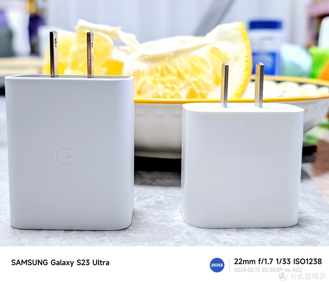 看苹果、谷歌两大巨头，苹果20W原装充电器VS谷歌30W原装充电器PK！你觉得谁更胜一筹呢？