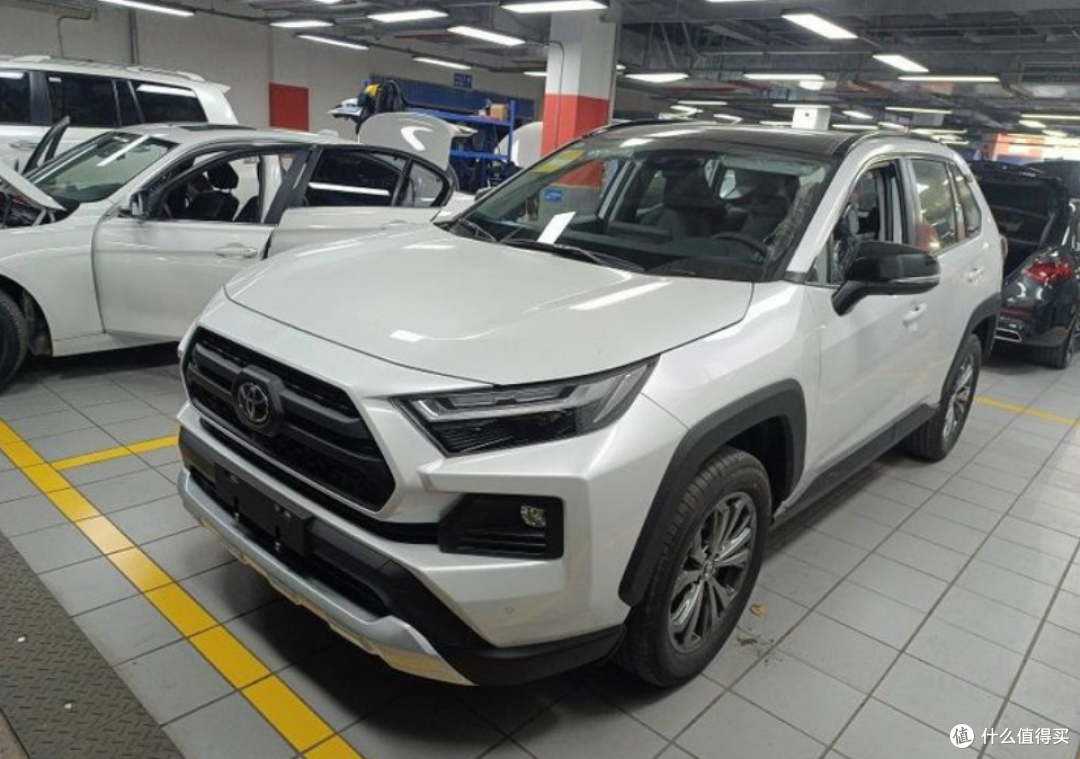 丰田也不要"尊严"了!rav4荣放跌破14万,你会买单了吗?_suv_什么值得买