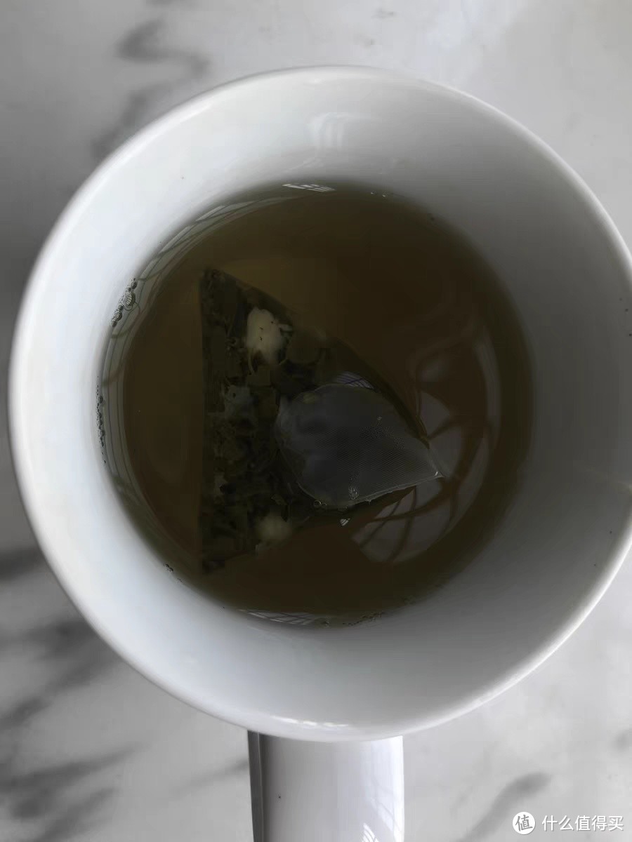 喝上一杯茉莉绿茶，精神百倍！