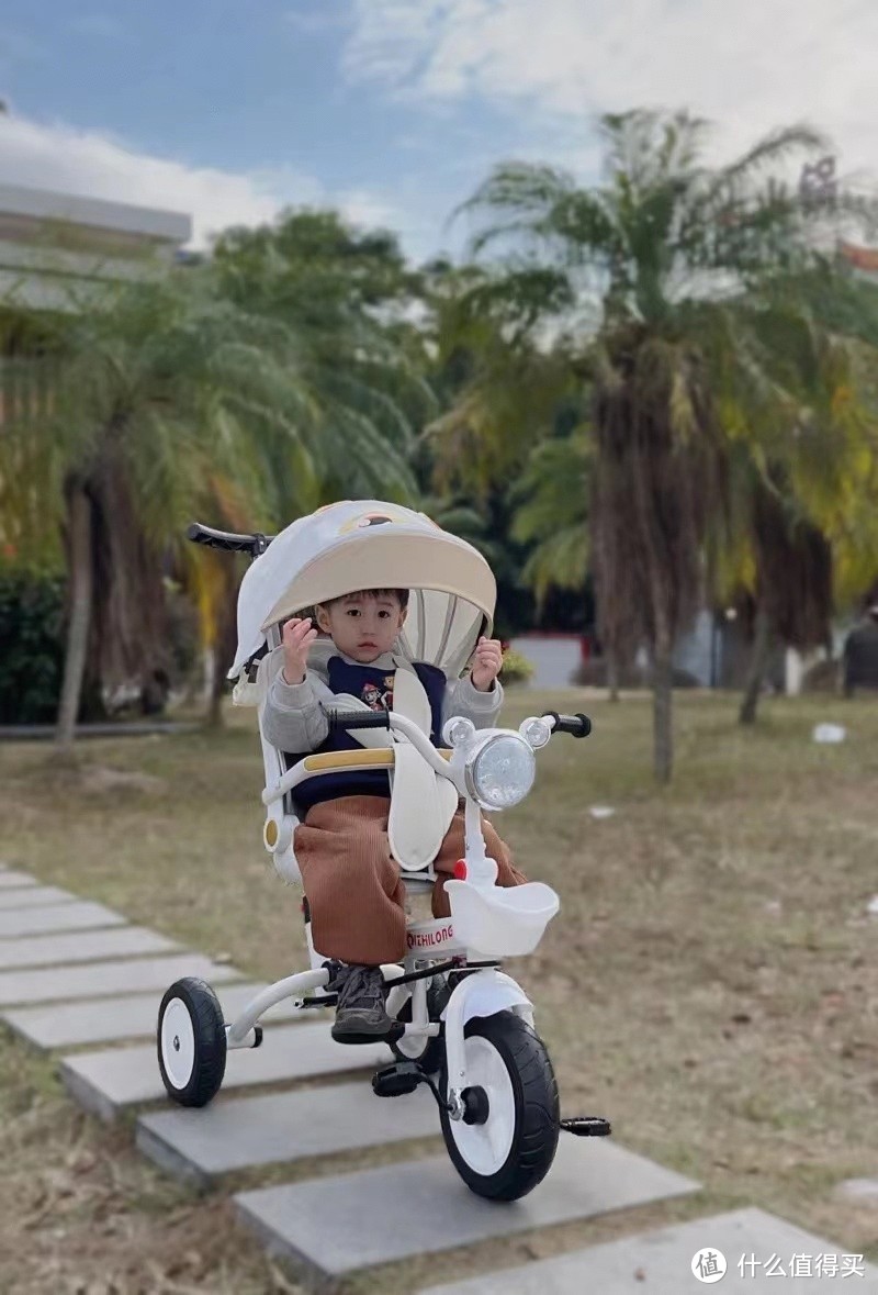 婴儿车：舒适、安全与便捷的完美结合