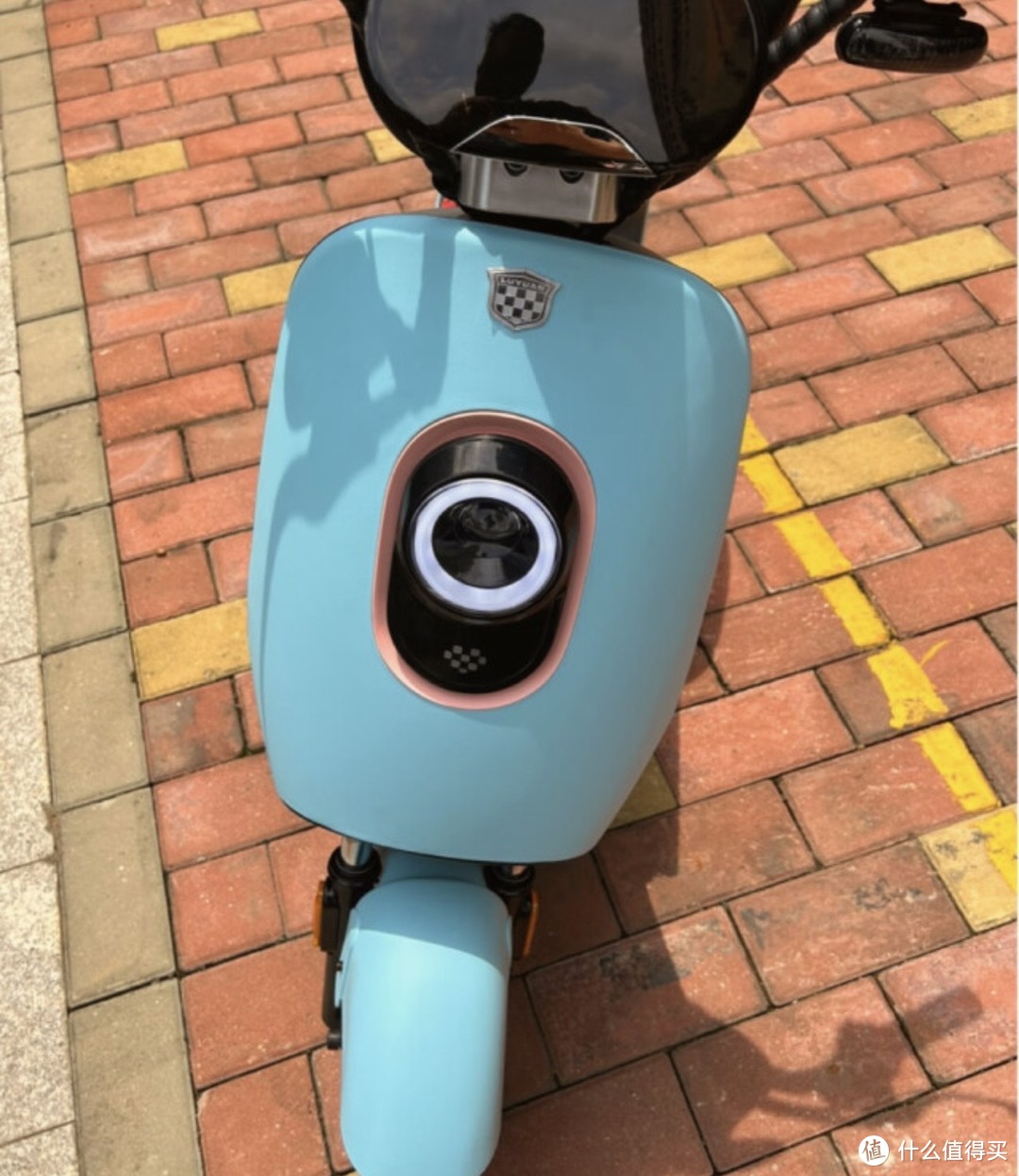 绿源48V16A长续航新国标电动自行车通勤电动车 NFC解锁液冷电机 LIVA6 幻彩蓝
