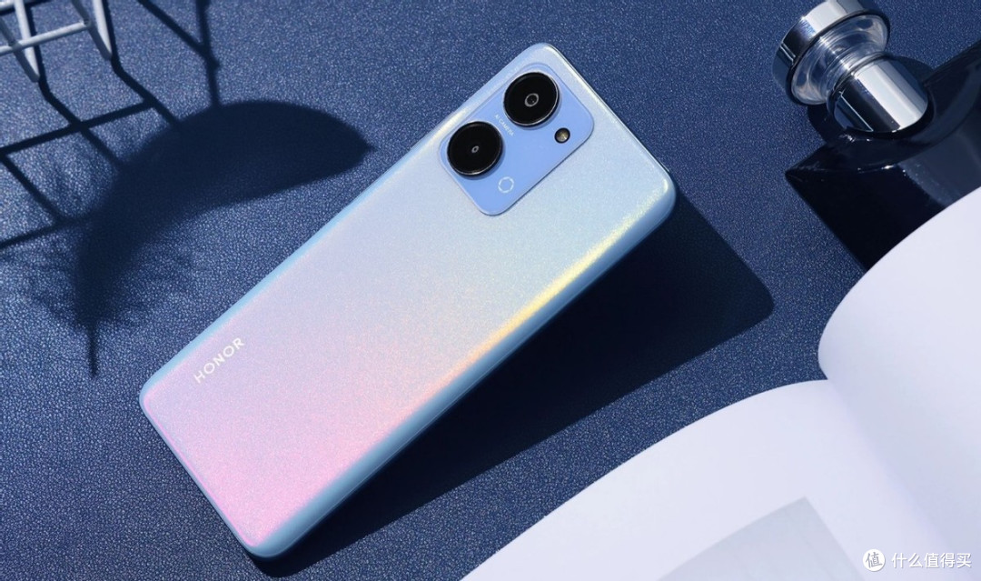 荣耀亲民价899元6000毫安674英寸大屏5000万像素5g芯