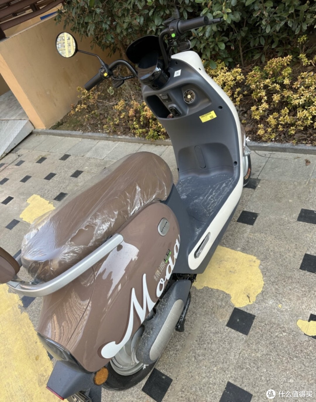 绿源60V20A电动摩托车通勤代步电动车MODA C2  NFC解锁  液冷电机 暖棕（靠背）