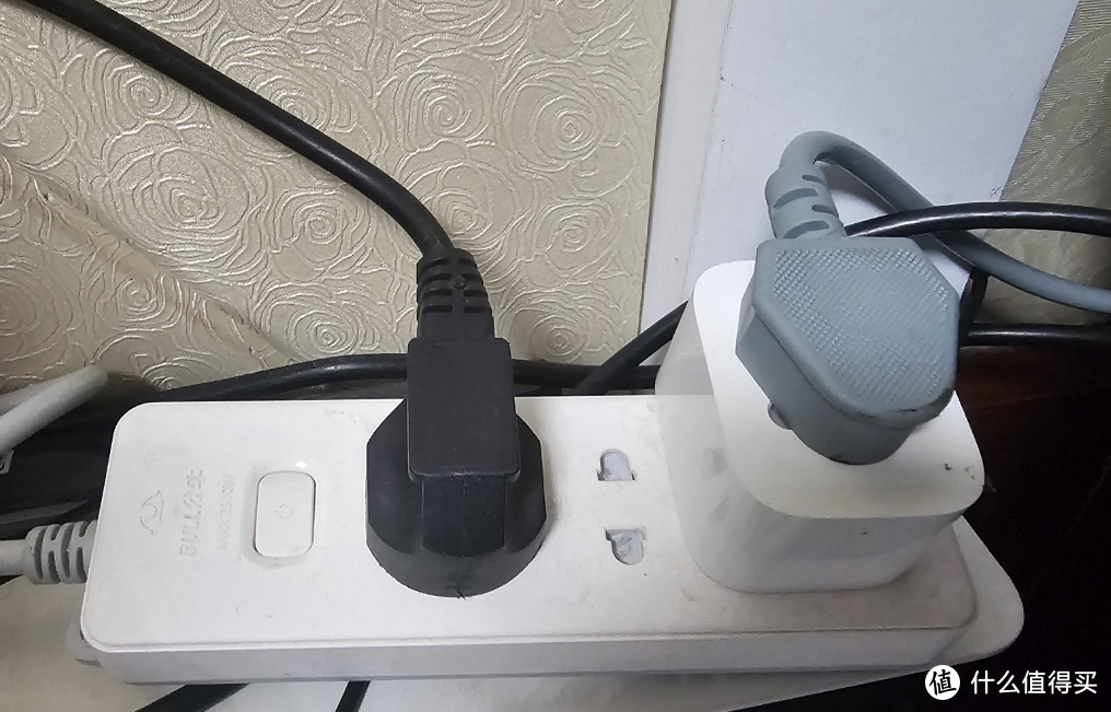 小米智能插座，最低价35元，插在冰箱的电源上