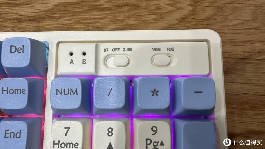 颜值+实用性俱佳，狼途GK102机械键盘