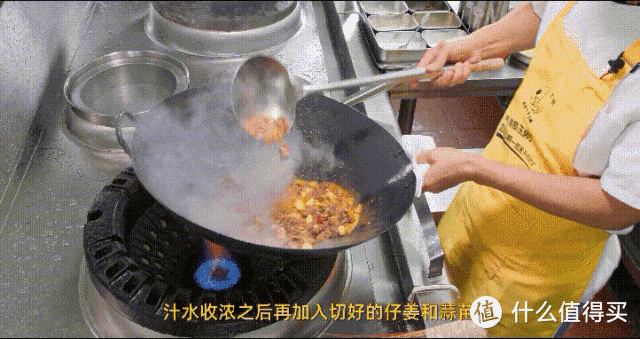 厨师长教你：“姜爆鸭”的家常做法，微辣干香，百吃不厌