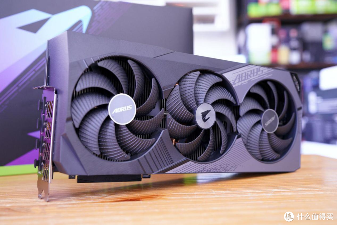 技嘉AORUS RTX 4080 SUPER超级雕显卡：实测AI绘画，有神器加持！