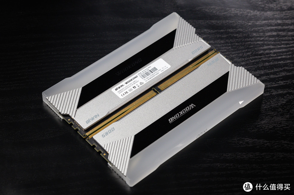 佰维 WOOKONG DX100 DDR5 RGB 开箱评测