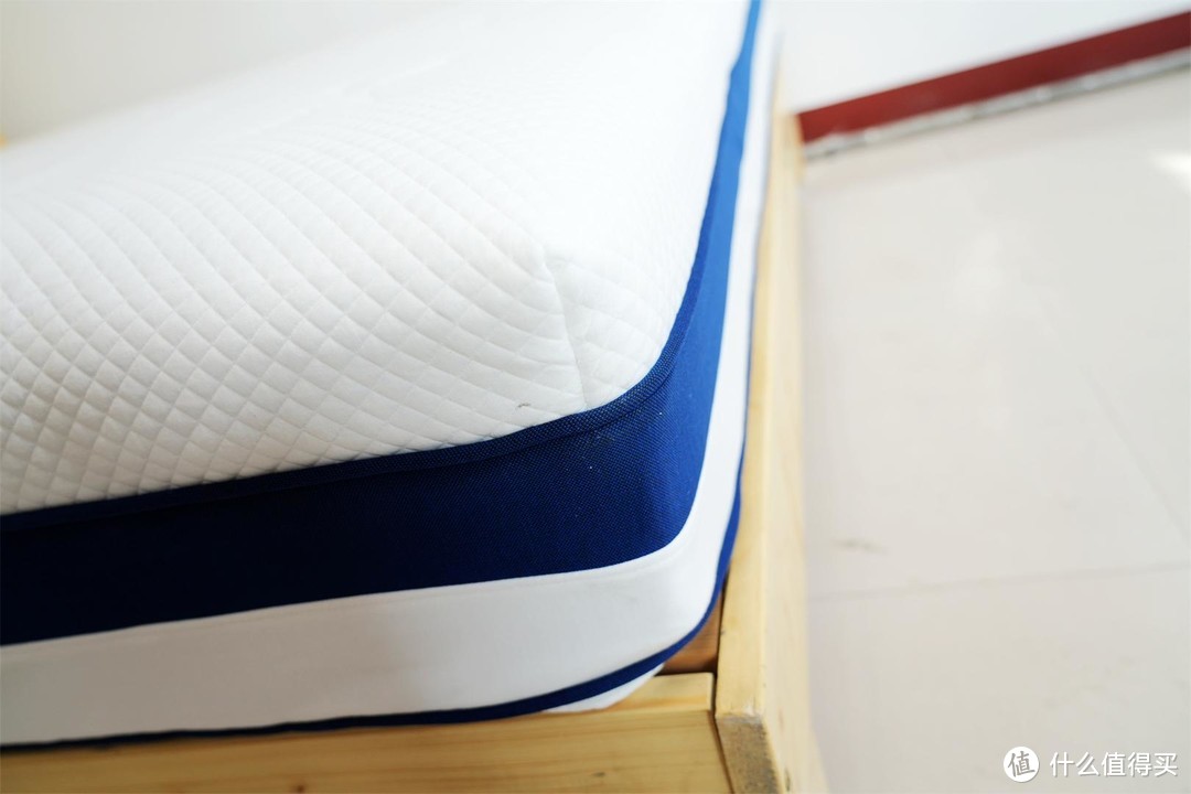 8H星之蓝X零压记忆绵蓄能床垫：深度睡眠的守护者
