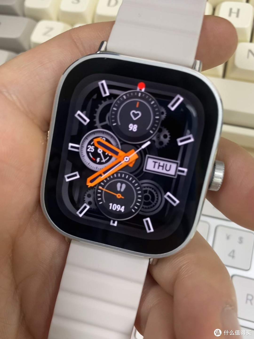 用小米运动健康国际版，红米watch4也可以像apple watch一样扫秒了