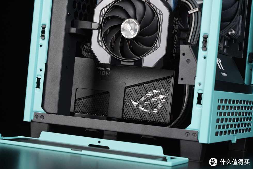 超大杯 ITX 主机——Tt Tower 200+ROG B760I+ASUS 4070 ATS 装机分享！