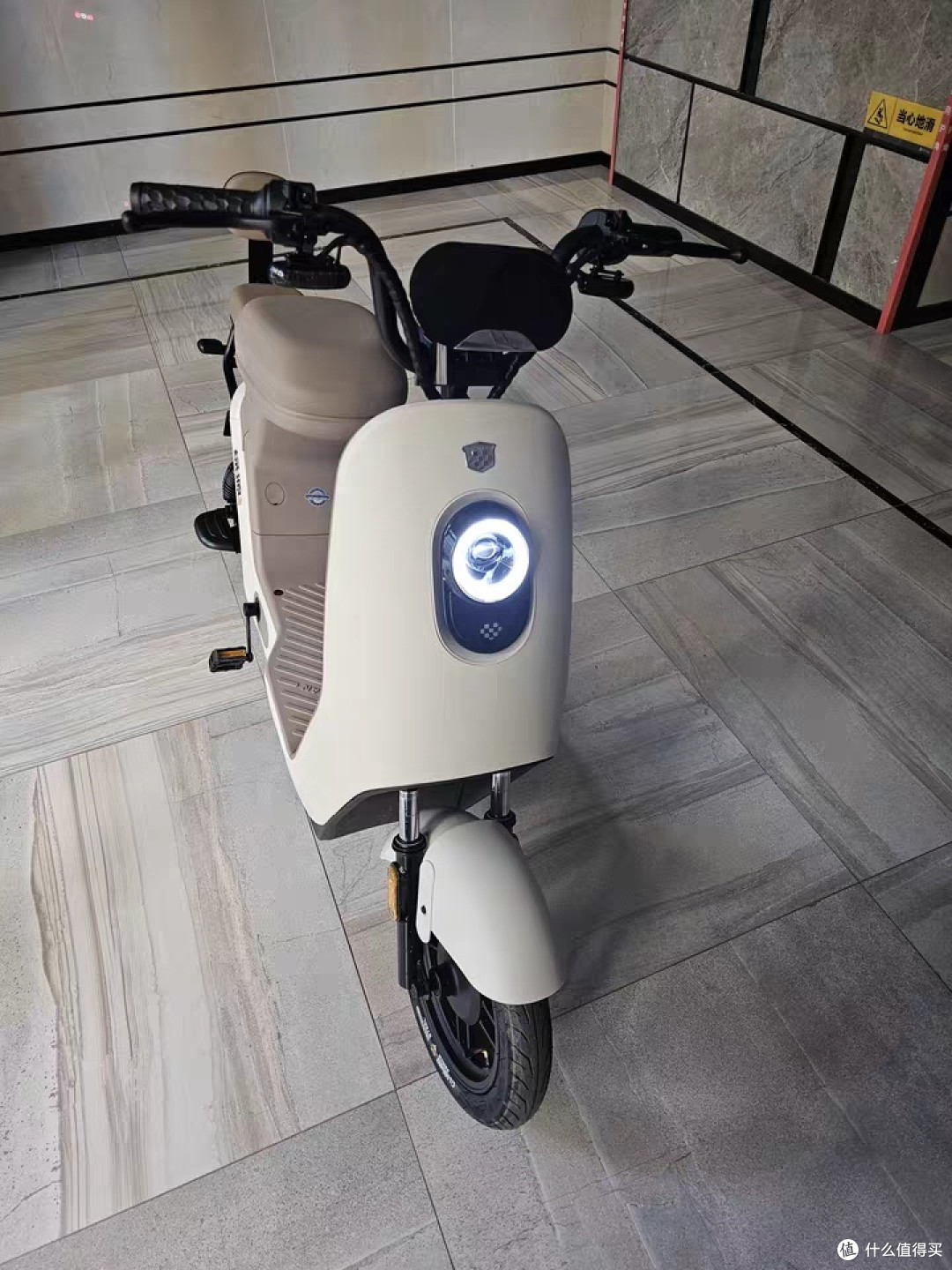 绿源liva6长续航电动自行车48v16a铅酸电池轻松代步新选择