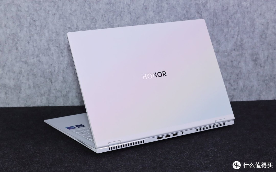 如何看待3月18日发布的荣耀旗舰笔记本MagicBook Pro 16，有哪些亮点和槽点？