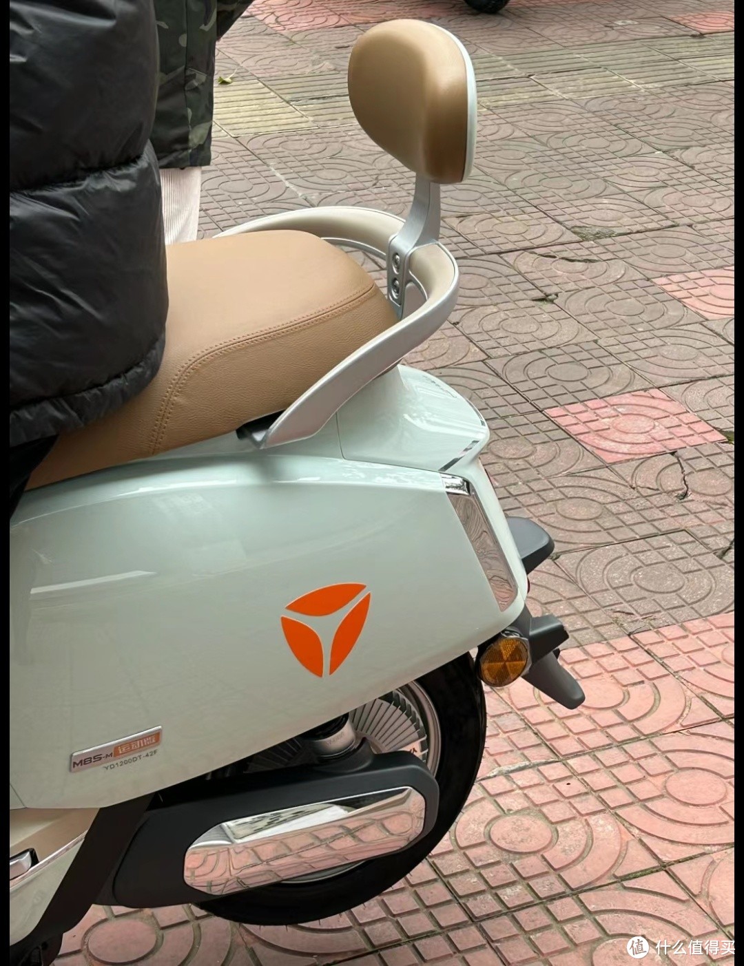 雅迪m85电瓶车