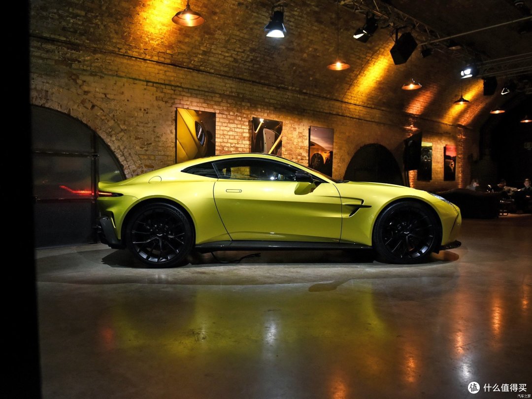 阿斯顿马丁全新vantage震撼登场:经典与科技交相辉映_跑车_什么值得买