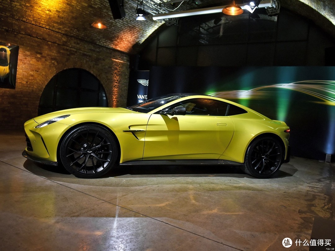 阿斯顿马丁全新vantage震撼登场:经典与科技交相辉映_跑车_什么值得买