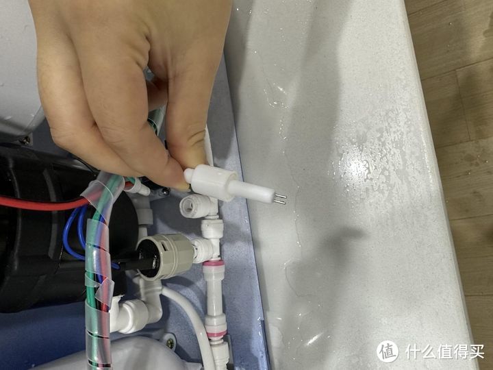 全面测评净小能净水器一款配置顶级的通用滤芯式品牌净水器无桶大通量