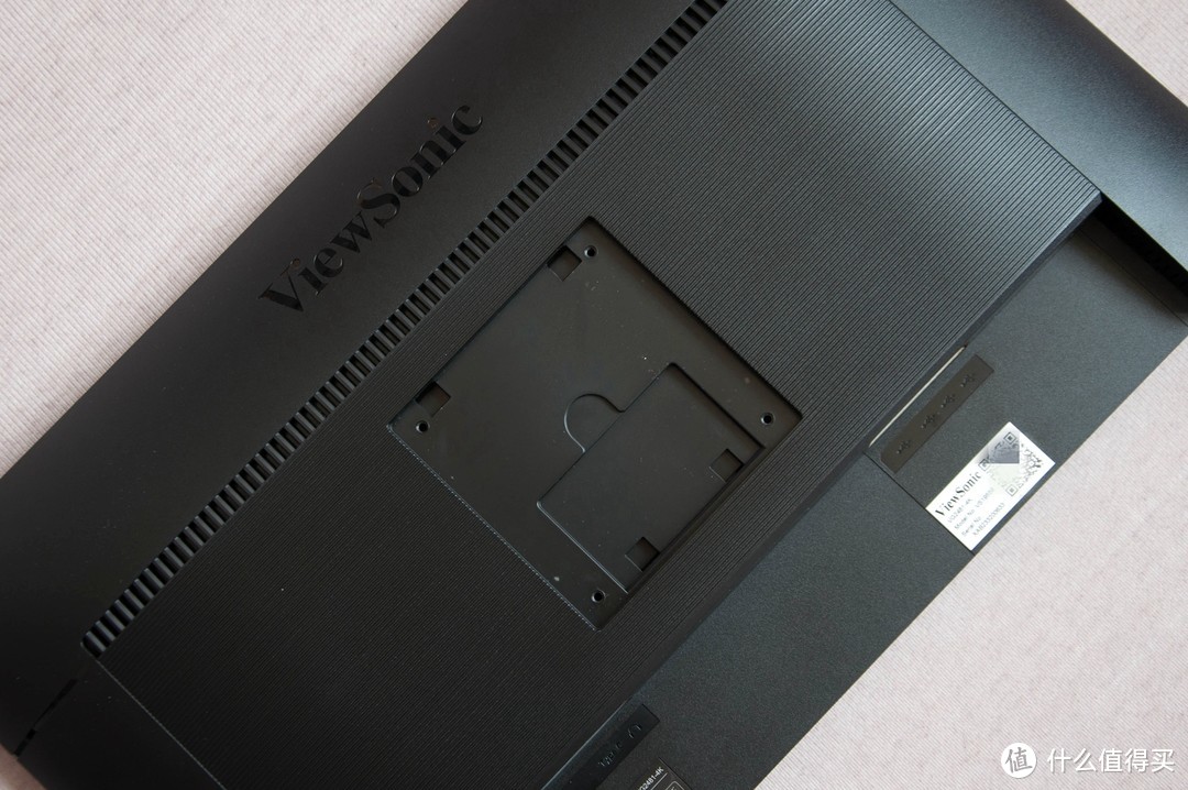 优派VG2481-4K显示器：边框窄、色彩赞、无颗粒感，小屏也有大作为