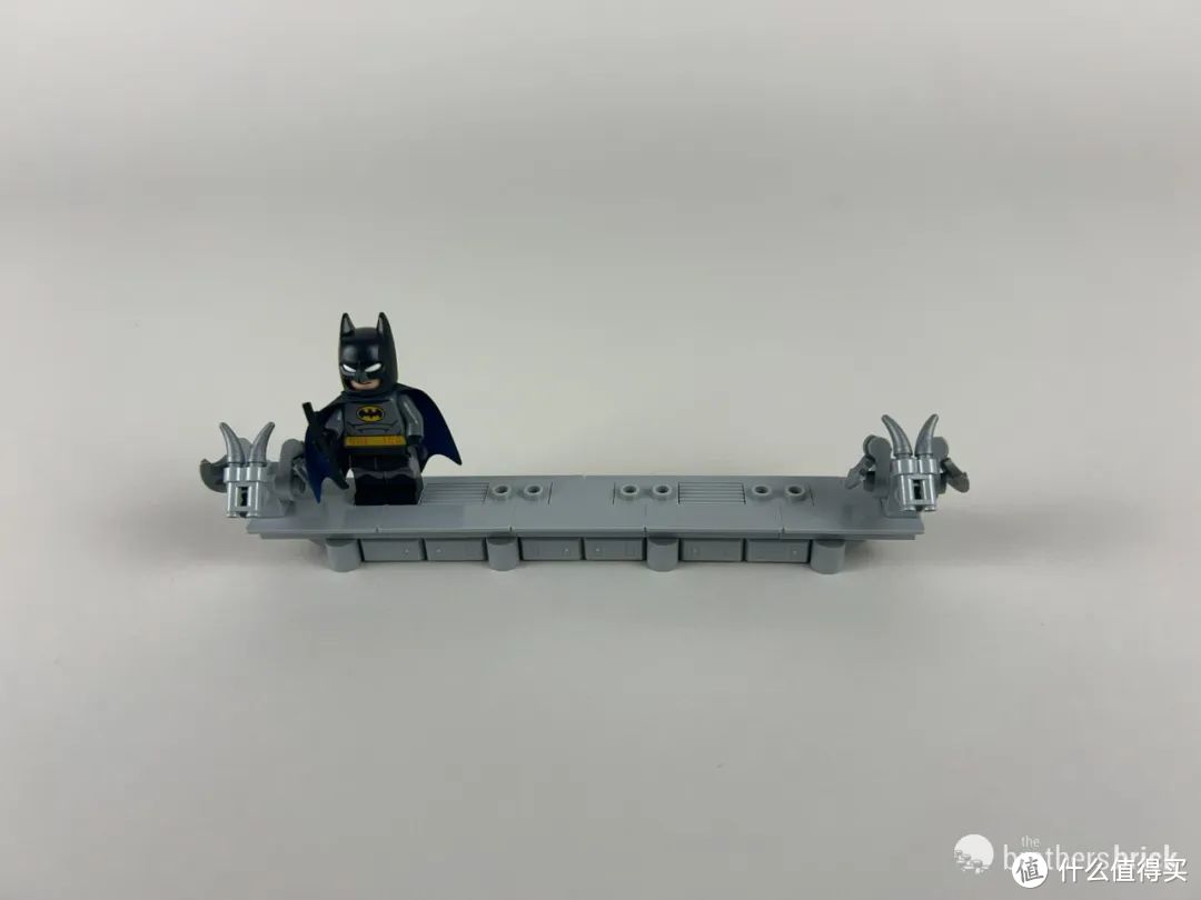 超酷的展示模型！乐高蝙蝠侠76271蝙蝠侠：动画版哥谭市开箱评测