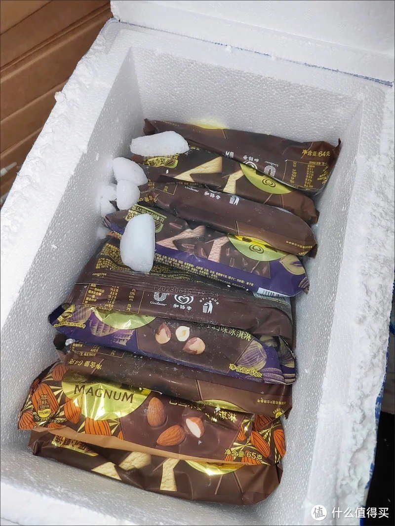 ￼￼梦龙和路雪 迷你梦龙 香草+白巧克力坚果口味冰淇淋 42g*3支+43g*3支
