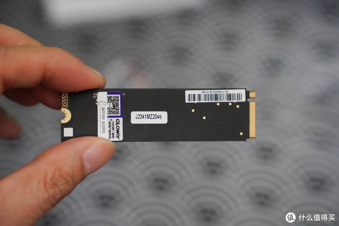 国货之光！长江存储QLC性价比盘，光威奕二代SSD装机实测