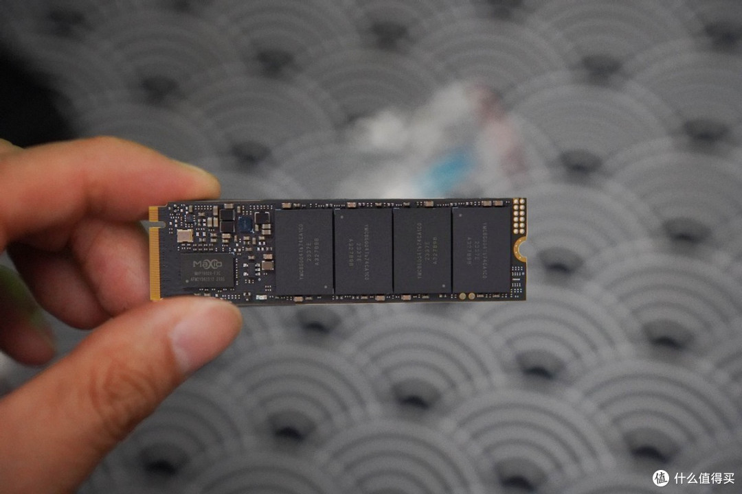 国货之光长江存储qlc性价比盘光威奕二代ssd装机实测