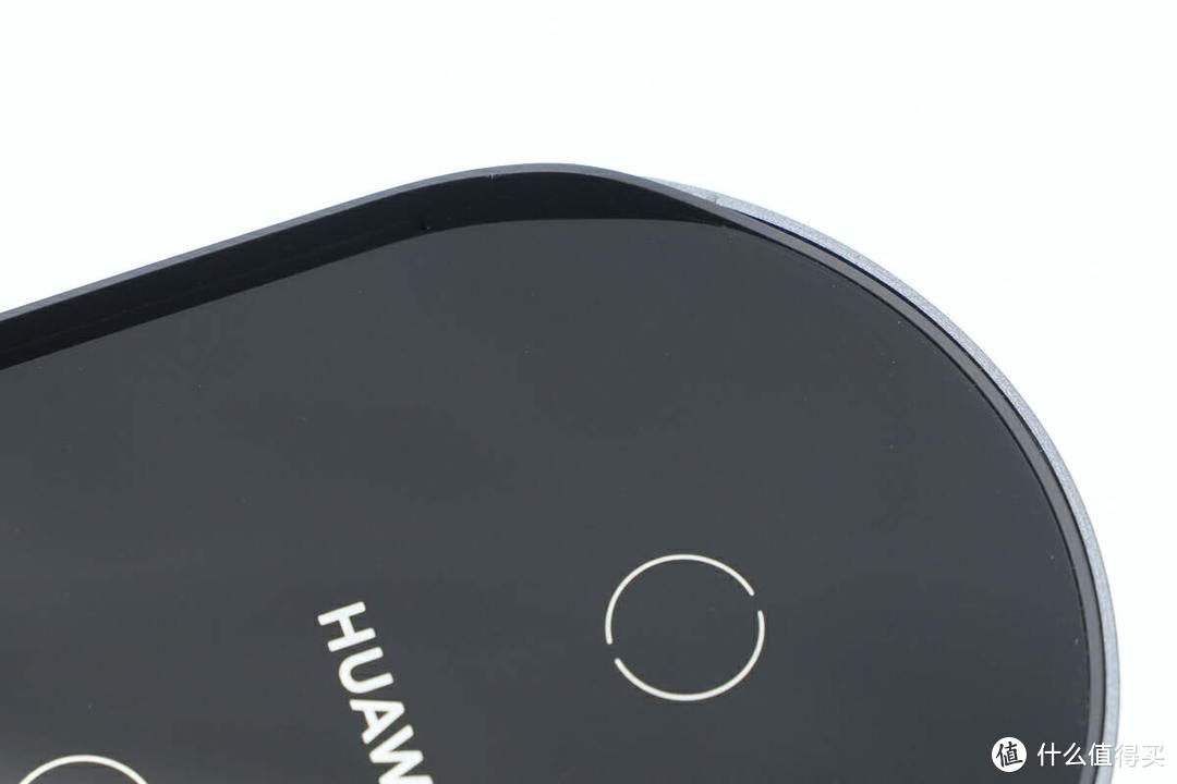 拆解报告：HUAWEI华为80W超级快充立式无线充电器W081