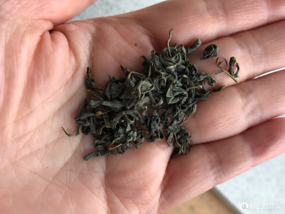 一杯黄山云雾绿茶为春天加酚 ！