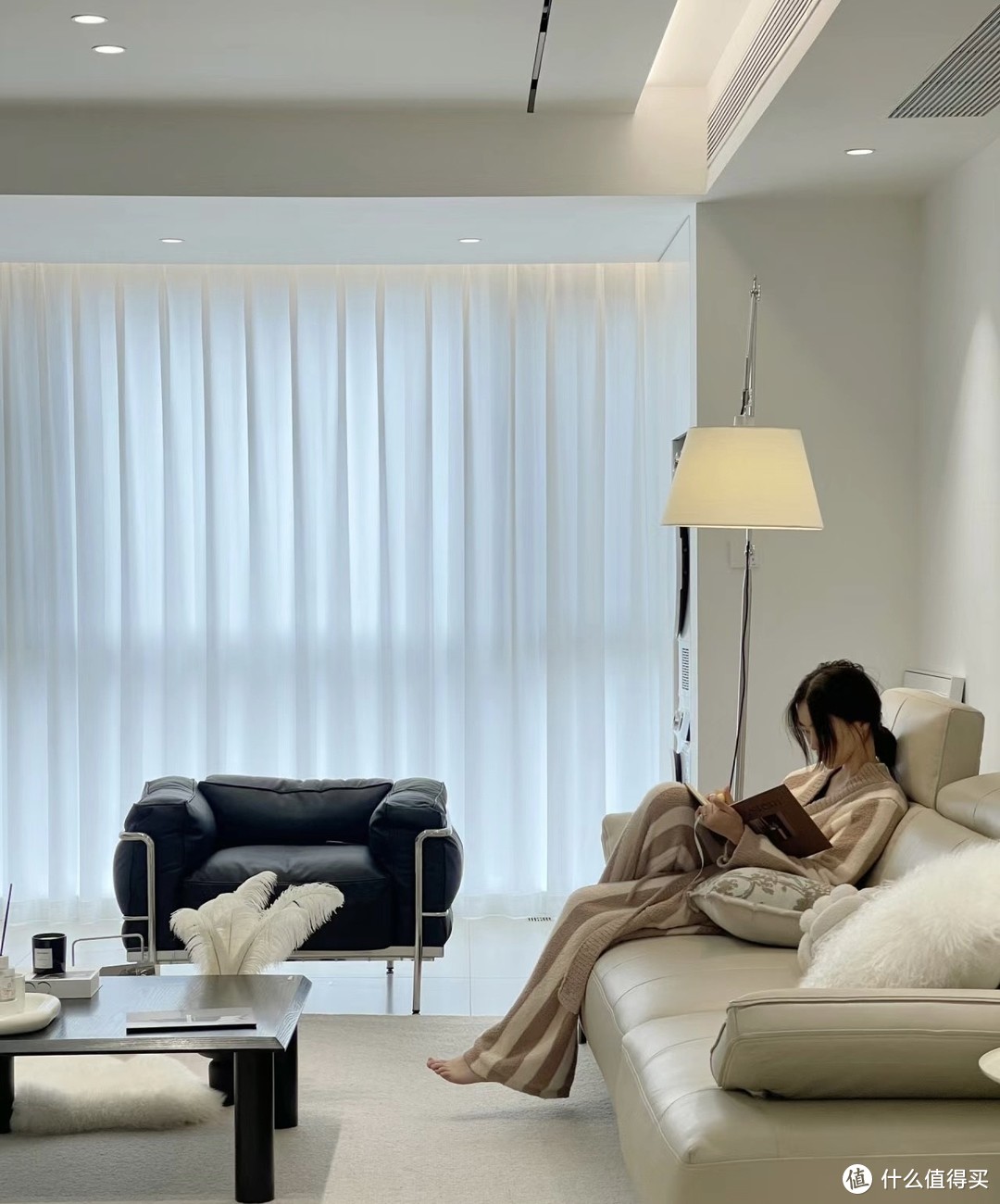 白色软装➕皮沙发搭配出高级感客厅