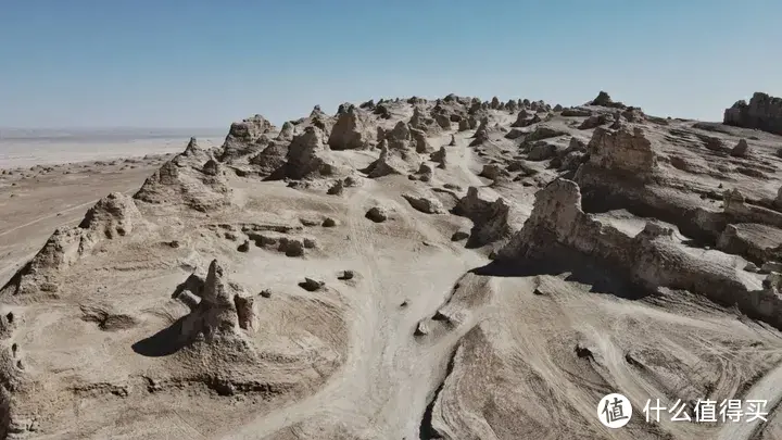 这个无人区，深入柴达木腹地，堪称自然原始之美！也是自驾爱好者的必去之地