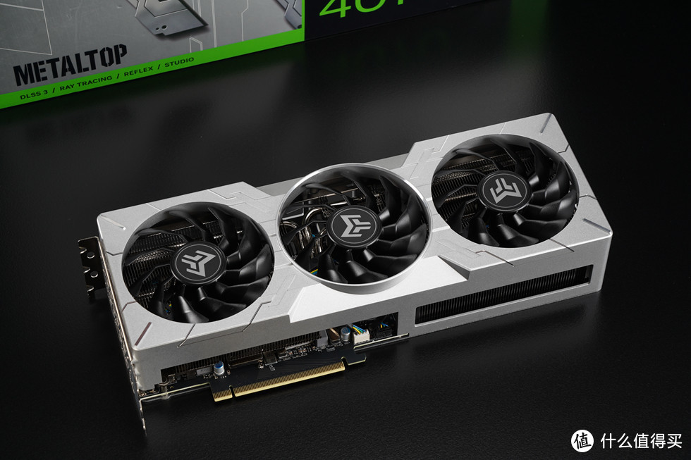 七彩虹z790d5flowv20追风者nv5影驰4070ti打造的白色海景房主机