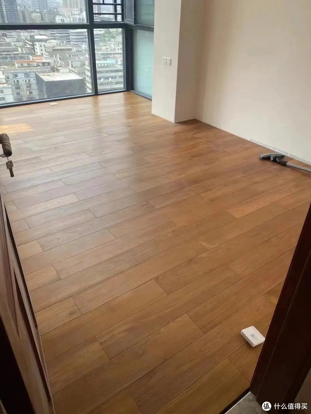 家装地板VS瓷砖：优缺点大比拼