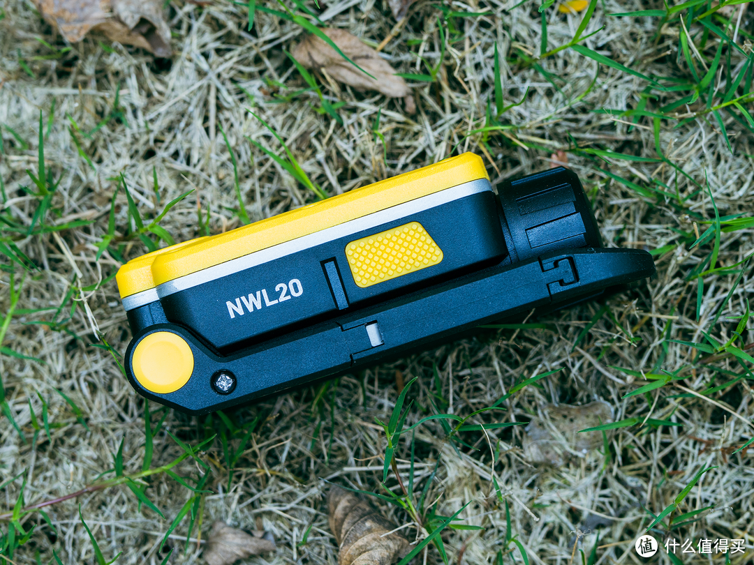 Nitecore NWL20多功能照明灯评测，一百多元的大牌户外灯，可换电池