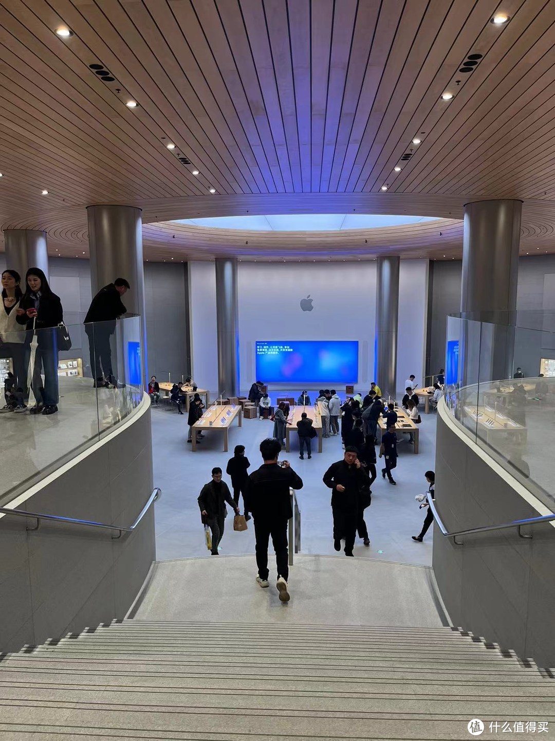 打卡号称Apple规模亚洲第一＆世界第二的上海静安店