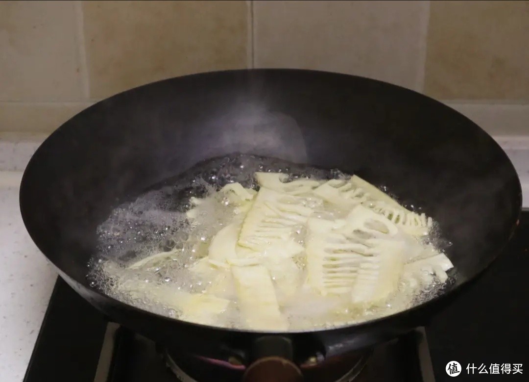 春季食鲜竹笋炒腊肉，健脾开胃家常菜