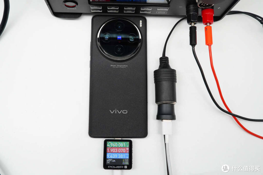 评测华为 80w 车载无线充,28分钟充50%,充电导航两不误_车载充电器_什