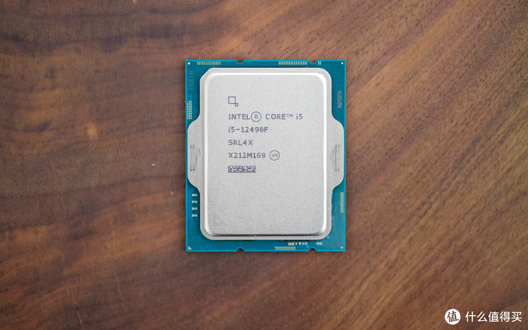 800元价位的性价比神U玩游戏够用吗？Intel i5 12490F和AMD R5 7500F应该怎么选？